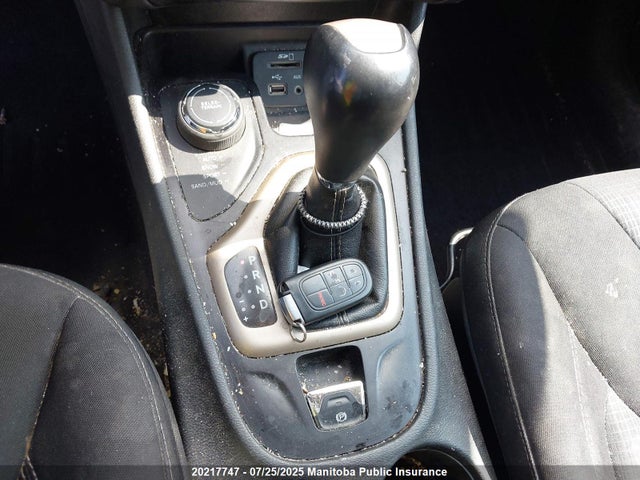 Jeep Cherokee 2016 1C4PJMCS2GW288952 Image 11