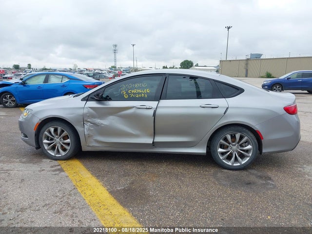 1C3CCCBB4FN702083 Chrysler 200