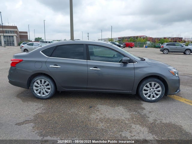 Продажа на аукционе авто 2017 Nissan Sentra 1.8 S, vin: 3N1AB7AP2HL667611, номер лота: 20219035