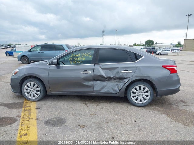 Продажа на аукционе авто 2017 Nissan Sentra 1.8 S, vin: 3N1AB7AP2HL667611, номер лота: 20219035