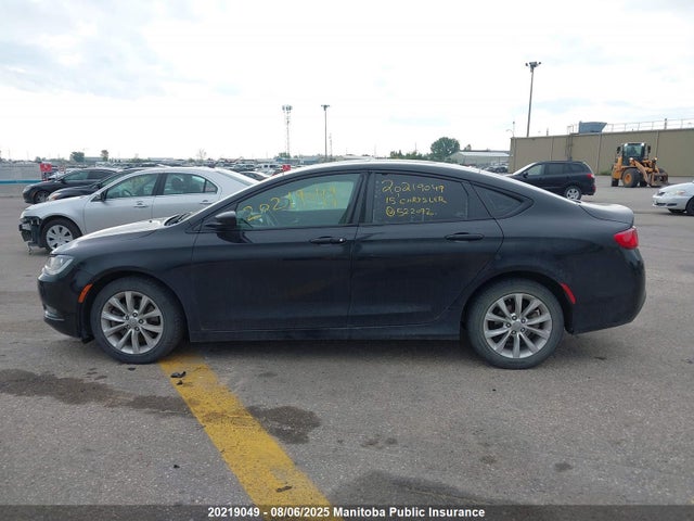 1C3CCCBB3FN522092 Chrysler 2015