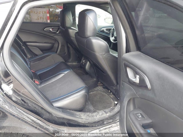 1C3CCCBB3FN522092 Chrysler 2015
