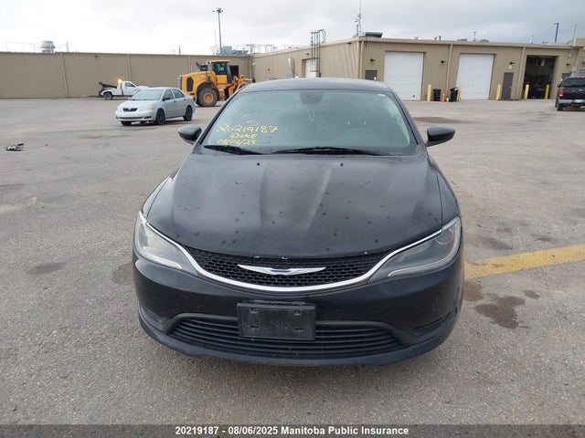 1C3CCCFB9FN735333 Chrysler 2015