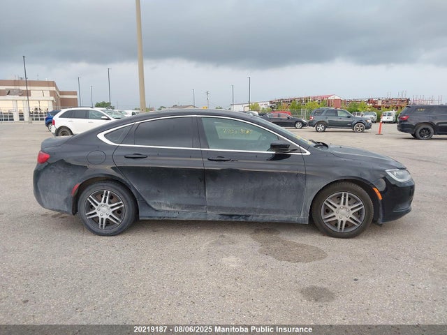 1C3CCCFB9FN735333 Chrysler 2015