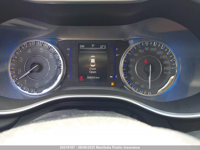 1C3CCCFB9FN735333 Chrysler 2015