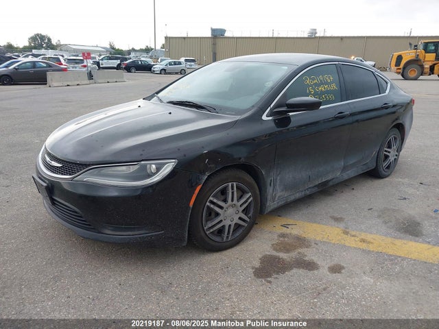 1C3CCCFB9FN735333 Chrysler 2015