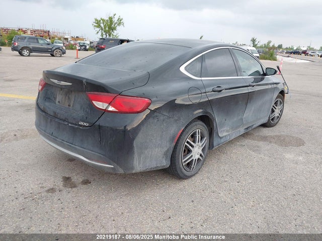1C3CCCFB9FN735333 Chrysler 2015