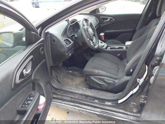 1C3CCCFB9FN735333 Chrysler 2015