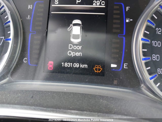 1C3CCCFB1FN522053 Chrysler 200