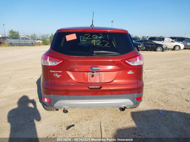 1FMCU9GX9GUB64001 Ford Escape