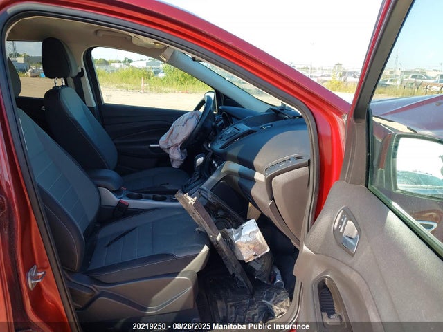 1FMCU9GX9GUB64001 Ford Escape