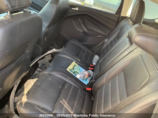 1FMCU9J91JUA00646 Ford Escape