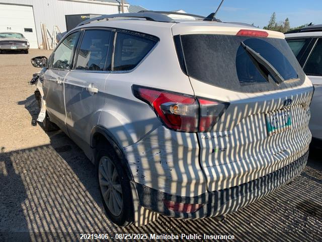 1FMCU9J91JUA00646 Ford Escape