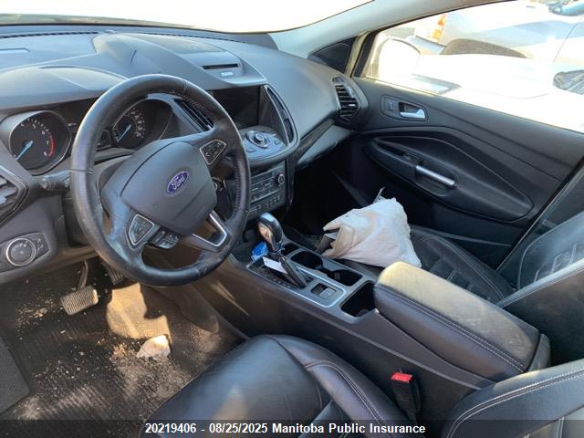 1FMCU9J91JUA00646 Ford Escape