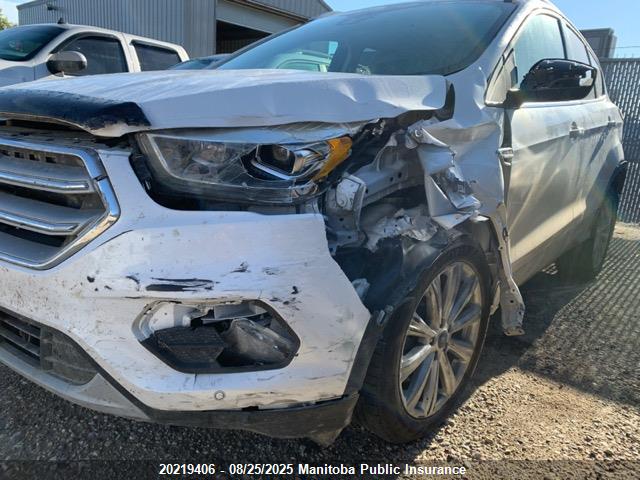 1FMCU9J91JUA00646 Ford Escape