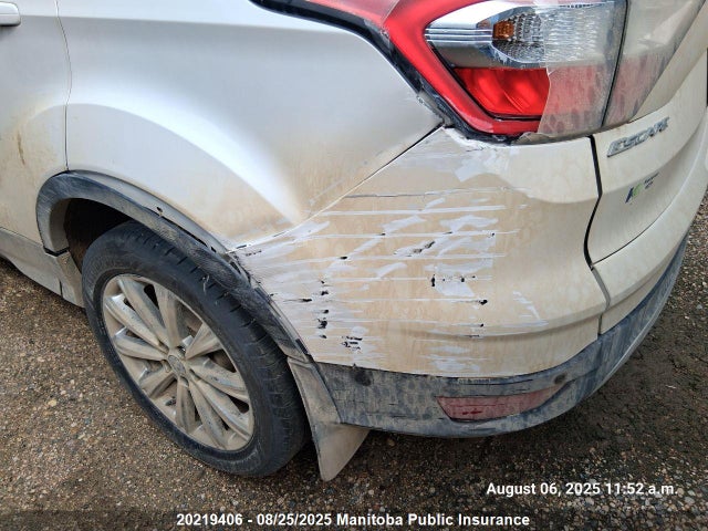 1FMCU9J91JUA00646 Ford Escape