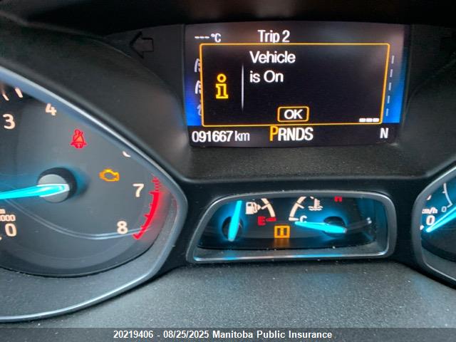1FMCU9J91JUA00646 Ford Escape
