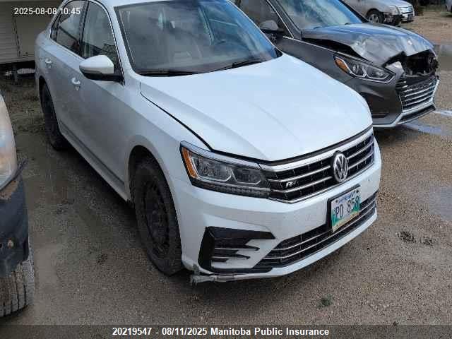 1VWCS7A32GC057847 Volkswagen 2016