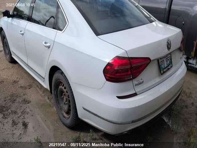 1VWCS7A32GC057847 Volkswagen 2016