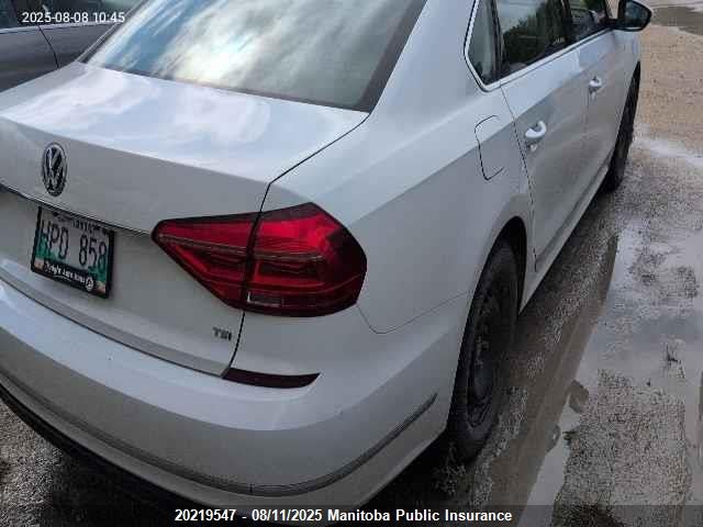 1VWCS7A32GC057847 Volkswagen 2016