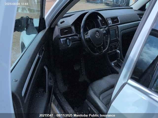 1VWCS7A32GC057847 Volkswagen 2016
