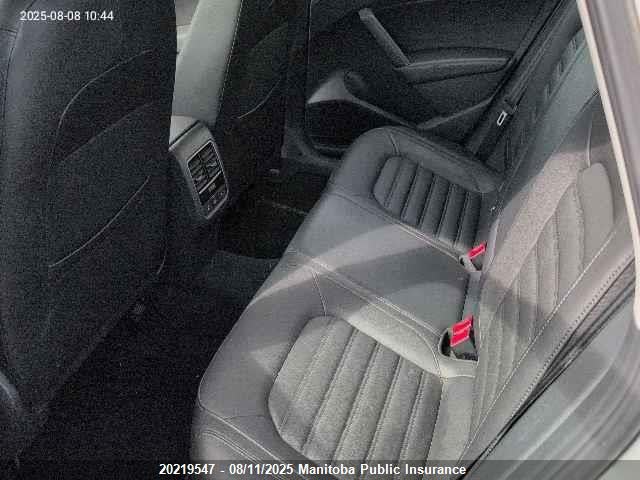 1VWCS7A32GC057847 Volkswagen 2016