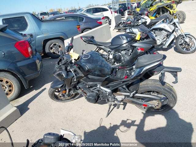 Kawasaki Z900 2017 JKAZR2A12HDA14838 Image 13