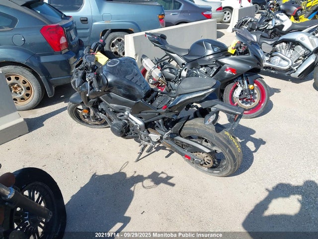 Kawasaki Z900 2017 JKAZR2A12HDA14838 Image 3
