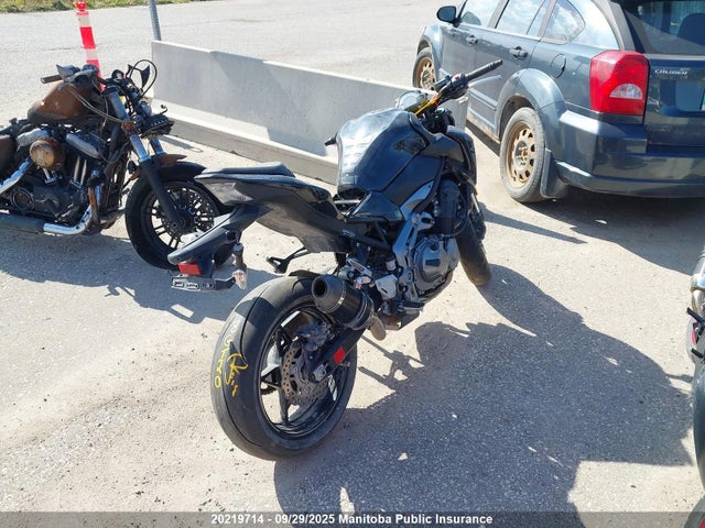 Kawasaki Z900 2017 JKAZR2A12HDA14838 Image 4
