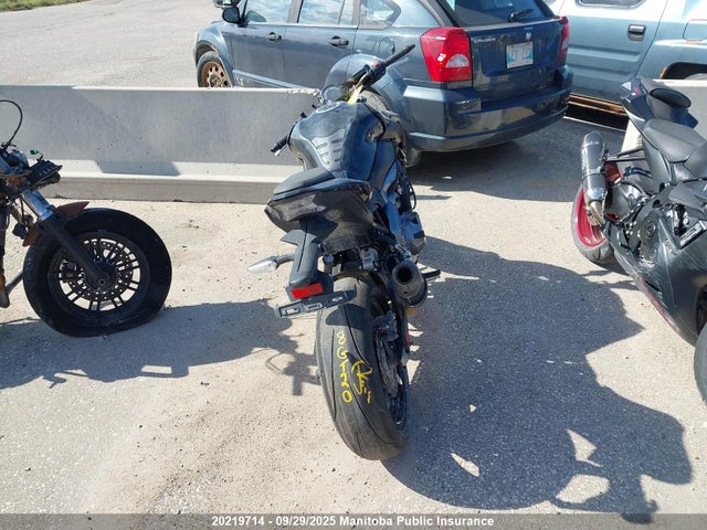 Kawasaki Z900 2017 JKAZR2A12HDA14838 Image 6