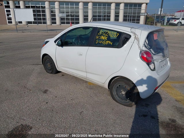 Chevrolet ll0 2014 KL8CB6S94EC445894 Image 3