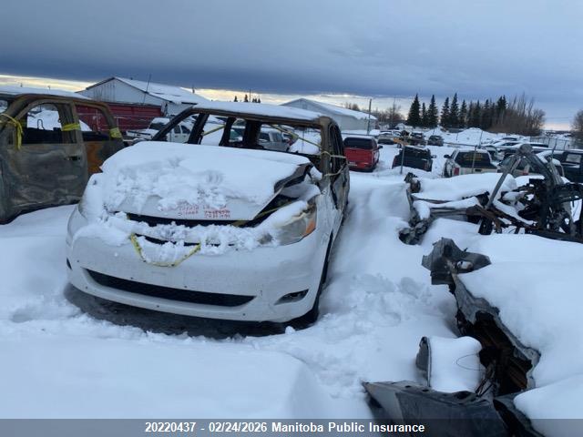 2009 Toyota Sienna Ce V6 მანქანა იყიდება აუქციონზე, vin: 5TDBK29CX9S027695, აუქციონის ნომერი: 20220437