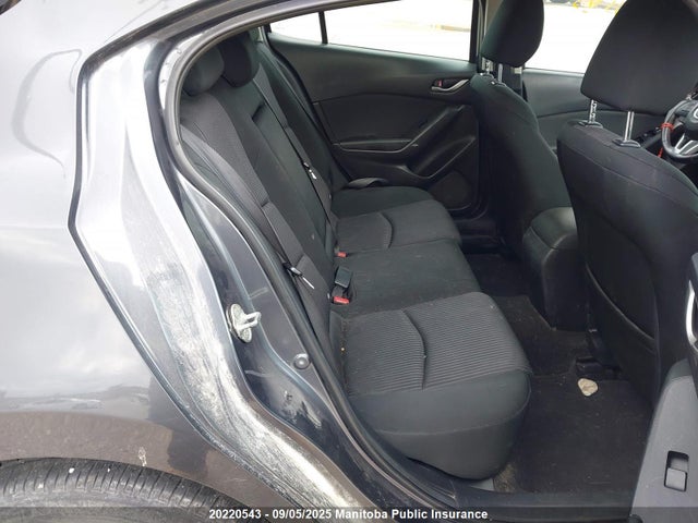 3MZBM1L74FM214133 Mazda pe