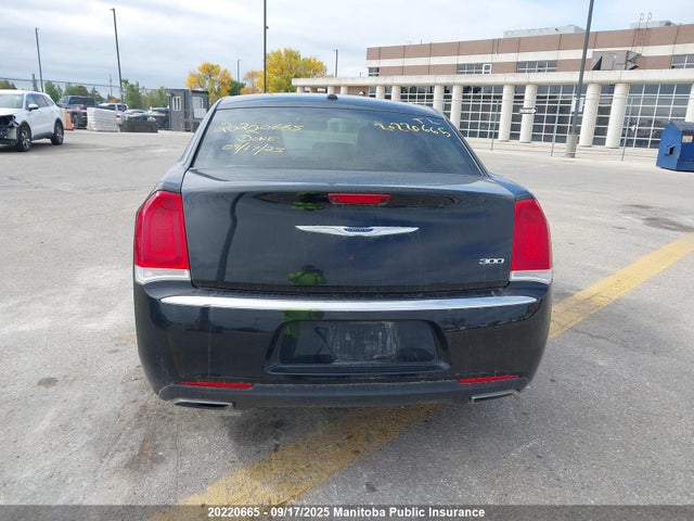 2C3CCAAG6HH585698 Chrysler 300