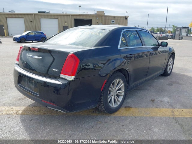 2C3CCAAG6HH585698 Chrysler 300