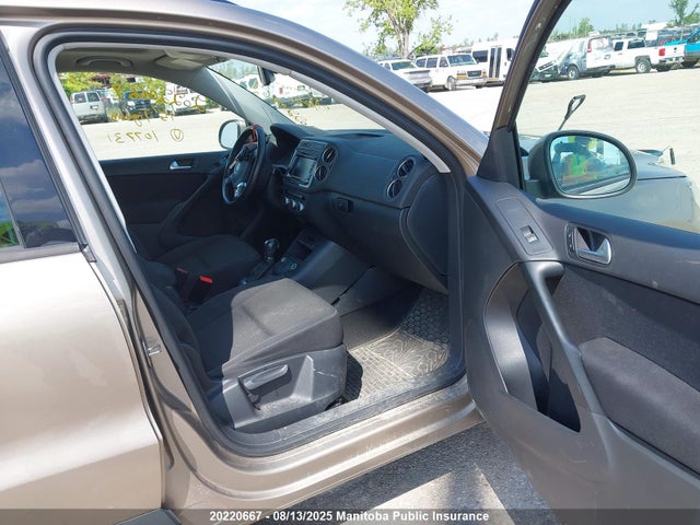 WVGJV7AX8FW107731 Volkswagen 2015