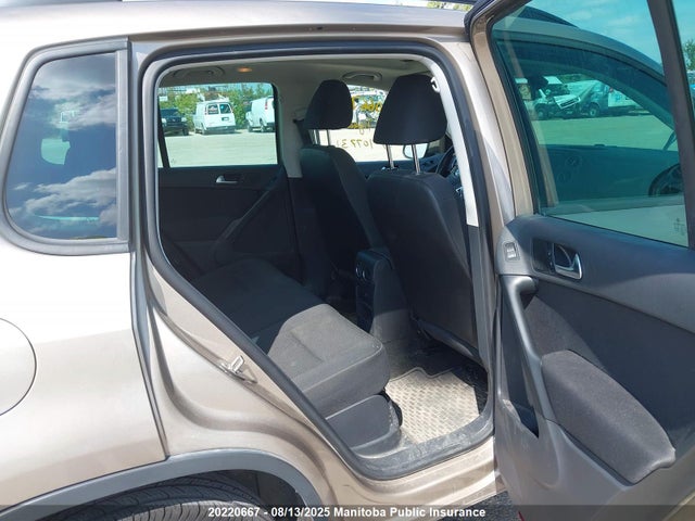 WVGJV7AX8FW107731 Volkswagen 2015