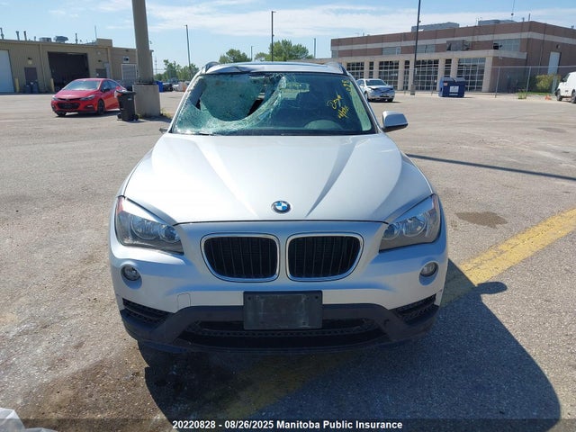 BMW X1 2015 WBAVL1C50FVY32389 Image 12