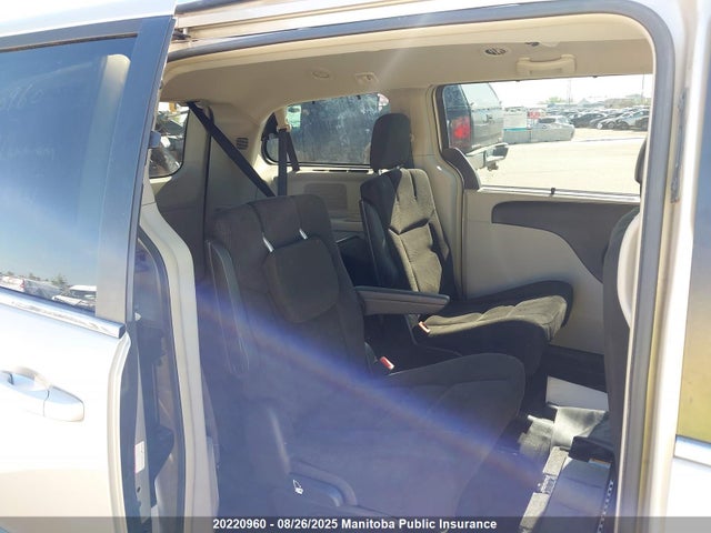 2C4RDGDG8FR722584 Dodge Grand Caravan