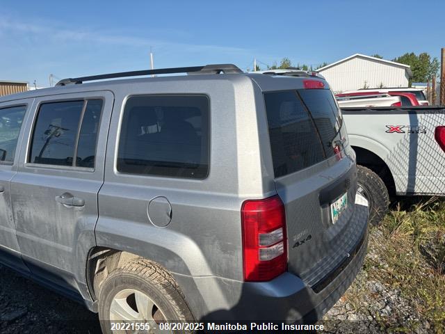 1C4NJRAB9FD268649 Jeep 2015