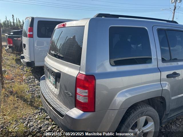 1C4NJRAB9FD268649 Jeep 2015