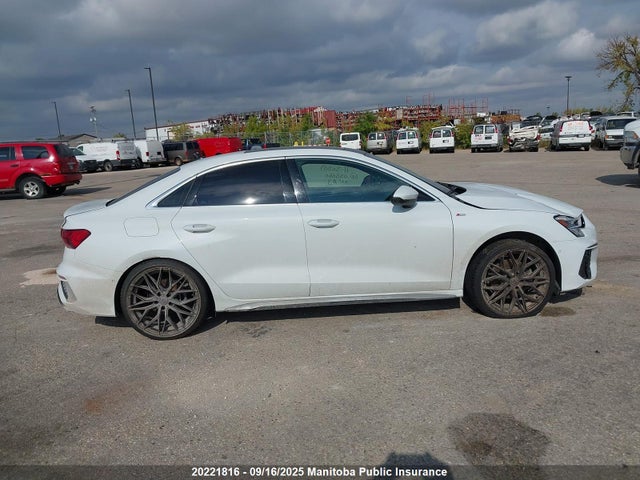 WAULUCGY5NA056660 Audi 40 tfsi