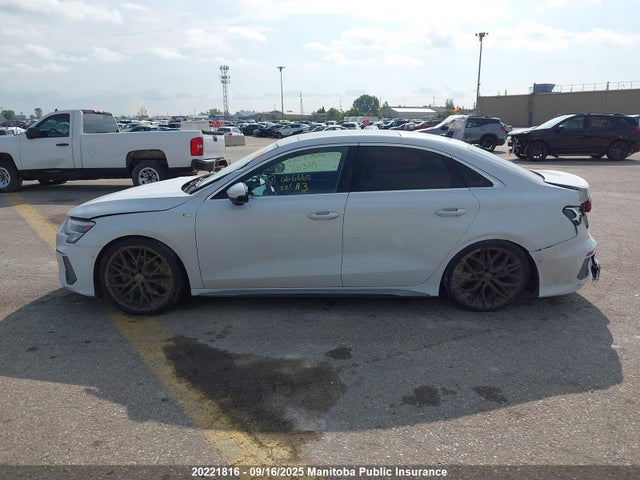WAULUCGY5NA056660 Audi 40 tfsi