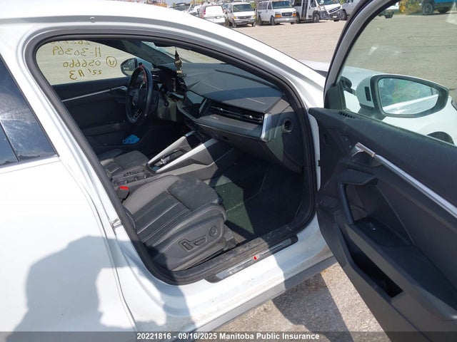 WAULUCGY5NA056660 Audi 40 tfsi