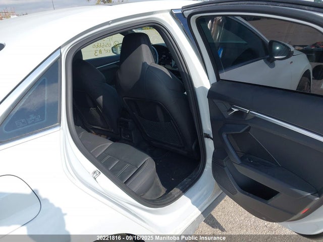 WAULUCGY5NA056660 Audi 40 tfsi
