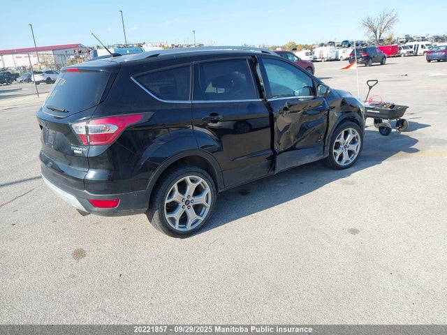 1FMCU9J92HUA97138 Ford 2017