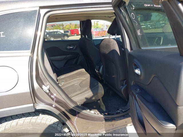 1C4PJMCS1GW141750 Jeep Cherokee