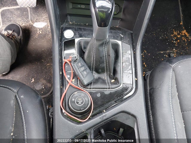 3VVLX7B2XNM025865 Volkswagen tsi