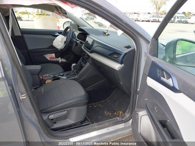 3VVLX7B2XNM025865 Volkswagen tsi
