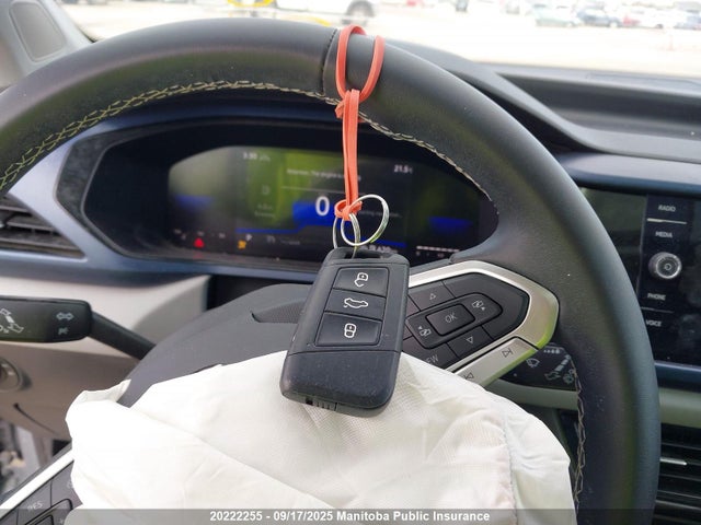 3VVLX7B2XNM025865 Volkswagen tsi